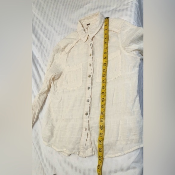 Free People Cream Pearlized Button Up Shirt Front Pockets Size Small - Picture 6 of 12